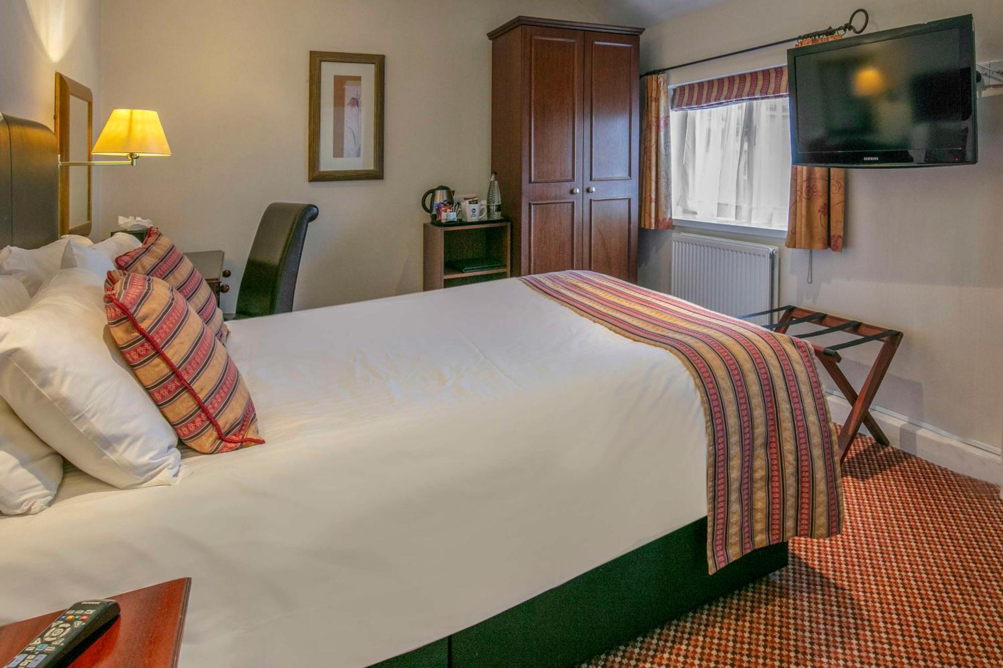 Best Western Forest And Vale Hotel Пикеринг Экстерьер фото